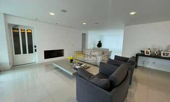 Imagem 3: Casa com 6 Suítes na principal avenida de Jurerê Internacional para locação anual, R$ 35