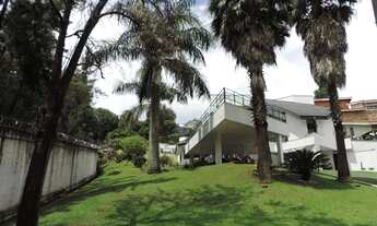 Imagem 3: Casa de condomínio para aluguel e venda possui 798 metros quadrados com 4 quartos