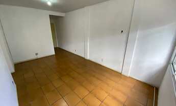 Imagem 3: Apartamento anual 2 quartos + dependência c/ banheiro ótima localização em Praia do Morro