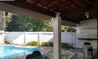 Imagem 3: Casa térrea com 03 suítes, 05 vagas, piscina