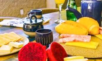 Imagem 3: Casa com os pés no mar em Iriri