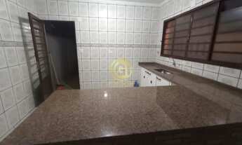 Imagem 4: Casa para aluguel tem 120 metros quadrados com 2 quartos em Parque Santo Antônio - Jacareí