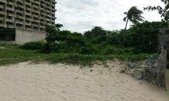 Imagem 4: JN) Excelente área na beira mar de Maria Farinha, com 2.670m² no melhor trecho de praia!