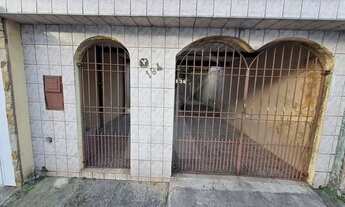 Imagem: Casa com 2 quartos, sala, cozinha, banheiro