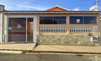 Imagem: Casa Bairro Pallu São Pedro SP