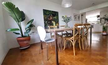 Imagem 4: Com carinha de casa, espaçoso e aconchegante, apenas uma quadra da futura estação do metrô