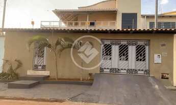 Imagem: REF Office923 Sobrado com 256m², 5 quartos