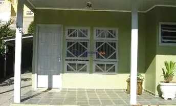 Imagem 4: Casa em Porto Alegre, no bairro Ipanema, com 3 dormitório(s), e 3 banheiros, à v