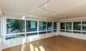 Imagem 3: Imóvel para venda possui 197 metros quadrados com 3 quartos em Rio Branco - Porto Alegre