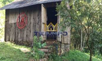 Imagem 3: Sítio com cachoeira. st469