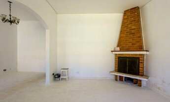 Imagem 5: Casa de 3 Dormitórios na Avenida Ceci