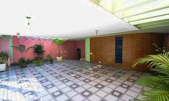 Imagem 2: Casa de 4 Dormitórios na Rua Comendador Júlio Pereira Lopes