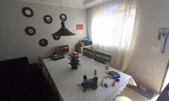 Imagem 4: Casa de 2 Dormitórios na Rua Rainha Vitória Eugênia