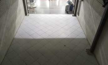 Imagem 7: Loja no Mercadão de Madureira, em uma das principais galerias. Sem luvas