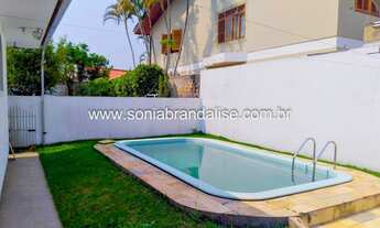 Imagem: Belíssima casa térrea localizada no bairro