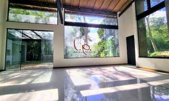 Imagem 2: Belíssima Casa linear, com 3 quartos, dentro de Condomínio em Itaipava e fácil acesso à Br