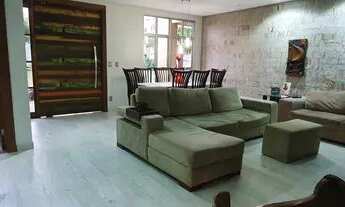 Imagem 3: Casa de condomínio sobrado para aluguel e venda possui 378 metros quadrados com 4 quartos