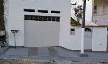 Imagem: Alugo casa, centro de terreno, na Taquara