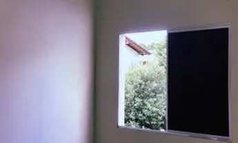 Imagem: Procuro mulher para dividir apartamento