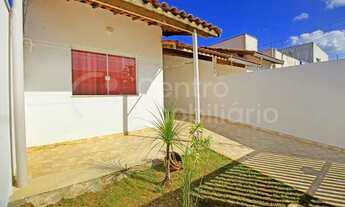 Imagem 2: CASA com 2 quartos em Peruíbe, no bairro Jardim Veneza