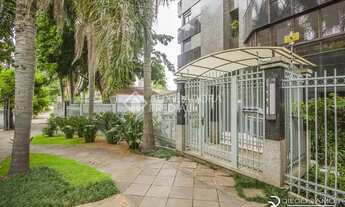 Imagem 7: Apartamento para venda possui 213 metros quadrados com 3 quartos em Mont Serrat - Porto Al