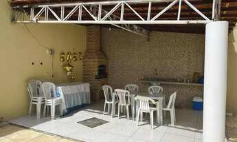 Imagem 2: Casa à venda com 200m² / Móveis Projetados Nos Quartos / 05 Suítes / 04 Vagas de Garagem