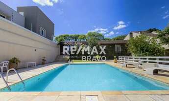 Imagem 2: Casa térrea com 388m², piscina, 4 dormitórios e grande quintal