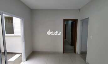 Imagem 6: Casa com 4 quartos e 1 suíte disponível para locação no bairro Santa Mônica em Uberlândia