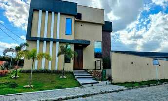 Imagem: Casa duplex em condomínio fechado, com