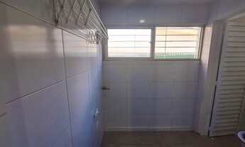 Imagem 3: Amplo apartamento térreo com 3 quartos sociais e excelente localização