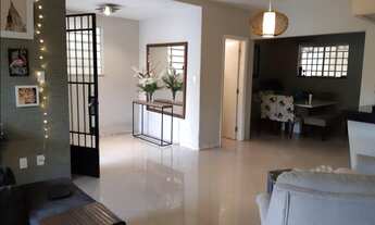 Imagem: Casa de 3 Dormitórios na Avenida Ceci