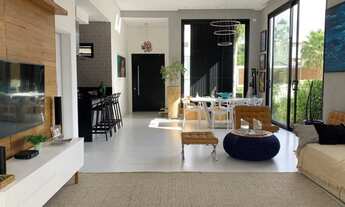 Imagem 3: Casa de condomínio para venda possui 280 metros quadrados com 3 quartos