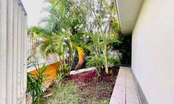 Imagem 2: Casa de 4 Dormitórios na Rua João Moura