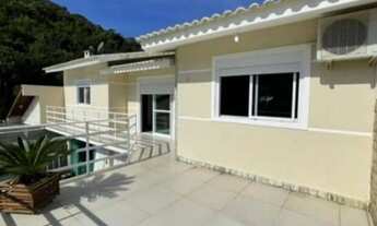 Imagem 3: BELISSÍMO SOBRADO EM GOVERNADOR CELSO RAMOS COM TRÊS DORMITÓRIOS À VENDA