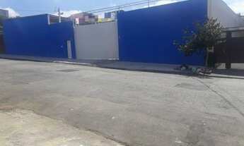 Imagem: O galpão e patio na Vila Medeiros possui