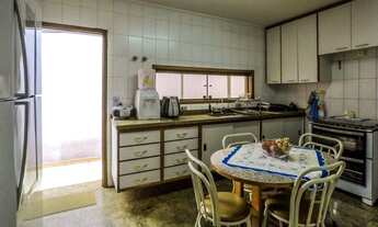 Imagem 4: Casa de 4 Dormitórios na Rua Macarani