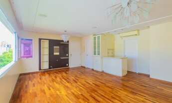 Imagem 2: Apartamento 3 dormitórios e 2 vagas na rua mais Charmosa do Menino Deus