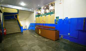 Imagem 3: Prédio comercial no Bairro Adrianópolis, 6 andares, 2 elevadores, 2 subsolos