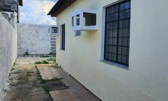 Imagem 3: Casa a venda com 2 quartos e Piscina no Parque das Laranjeiras - ACEITA FINANCIAMENTO!