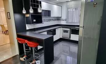 Imagem: Sobrado alto padrão com 3 quartos sendo