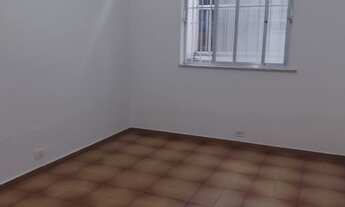 Imagem 3: Aconchegante quarto e sala
