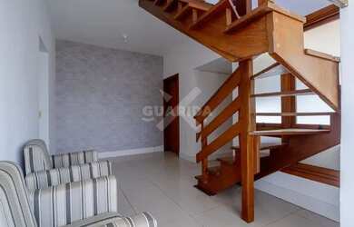 Imagem 2: Apartamento Cobertura de 02 dormitórios, sendo 01 suíte no bairro Petrópolis, com DUAS VAG