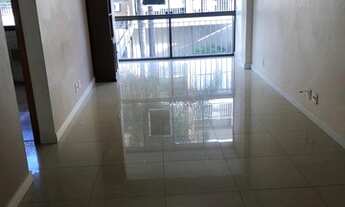 Imagem 4: Apto de 3 dorm, suite, 2 vagas, grande jardim, semi mobiliado, ensolarado , infra completa