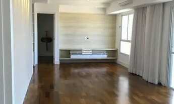 Imagem 4: Andar alto, frente à Praça: 2 stes , 2 vagas