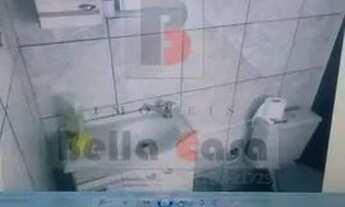 Imagem 6: Terreno contendo 1 casa pequena com 2 dormitórios. cozinha, banheiro e sala. Rua particula