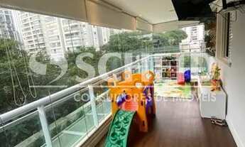 Imagem 3: Apartamento com ampla varanda em andar alto, ao lado da Estação Adolfo Pinheiro do Metrô