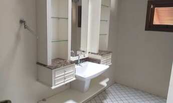 Imagem 3: Casa em condomínio fechado, 5 dormitórios, 2 suítes e 3 vagas de garagem no bairro da Vila