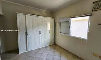 Imagem 7: Esta casa de alto padrão no Condomínio Damha 1 é uma verdadeira obra-prima. Com uma área t