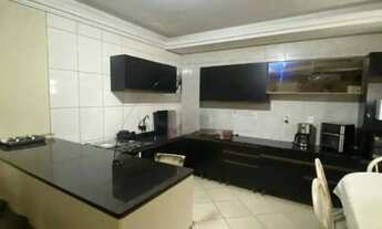 Imagem 4: Casa com Duas Residências e Pátio Amplo no Bairro Tranquilo