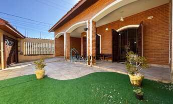 Imagem 2: Casa a venda com 5 dormitórios, 300 metros da praia em Itanhaém/SP